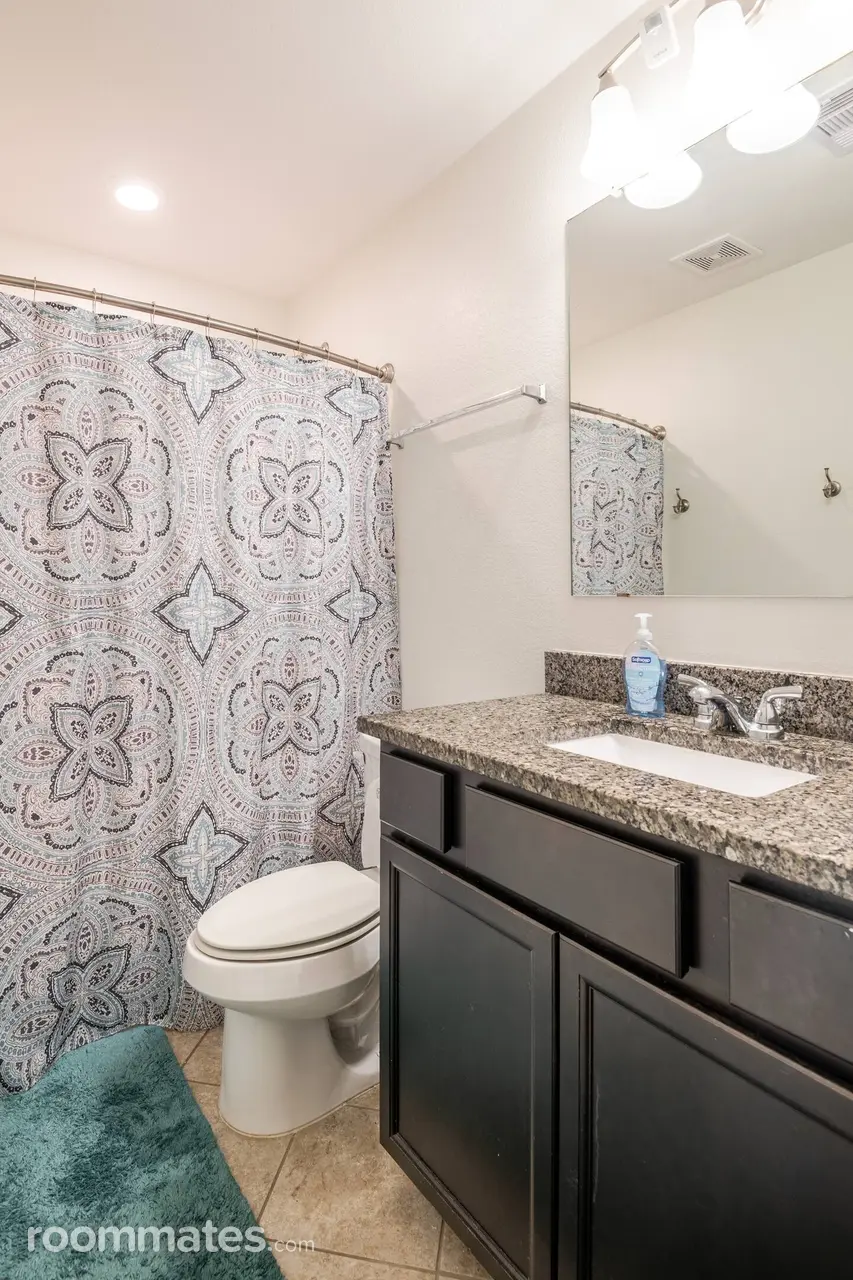 Profile photo 4 of 10