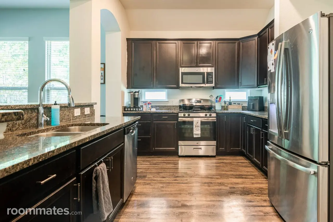 Profile photo 5 of 10