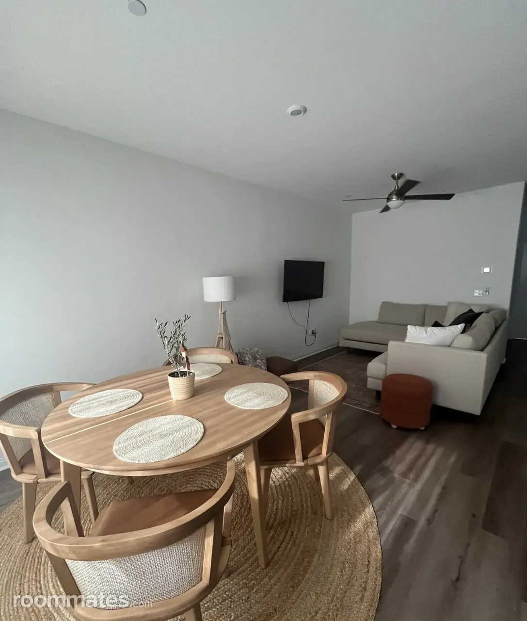 Profile photo 6 of 13