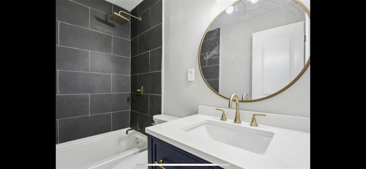 Profile photo 5 of 8