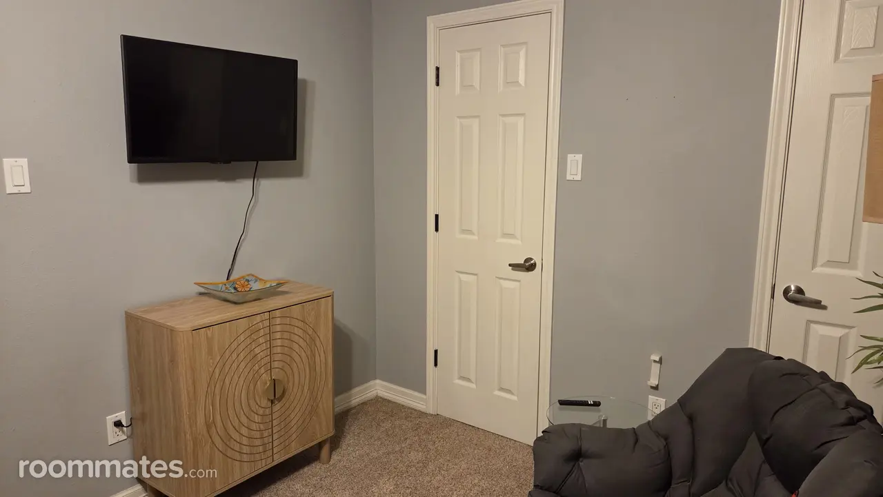 Profile photo 8 of 11