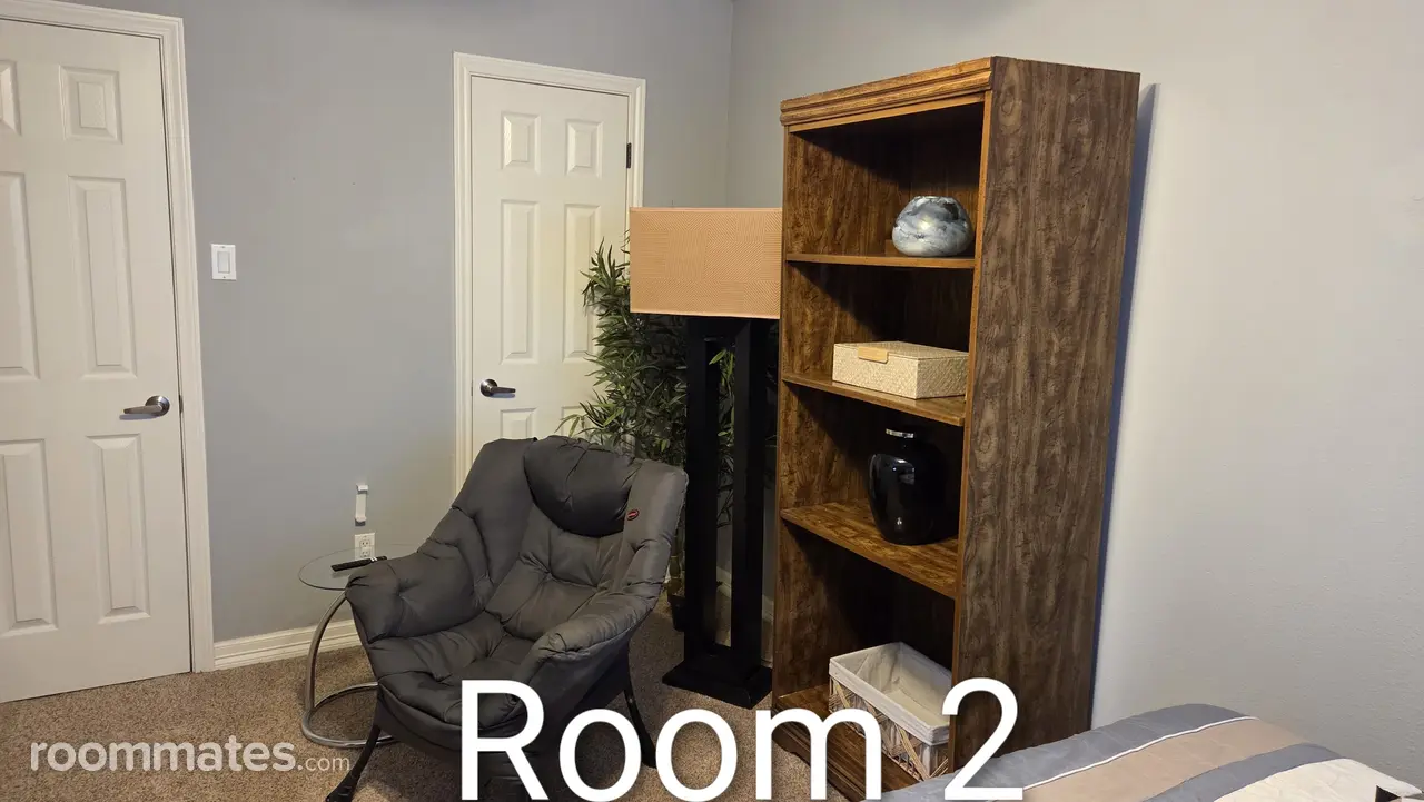 Profile photo 10 of 11