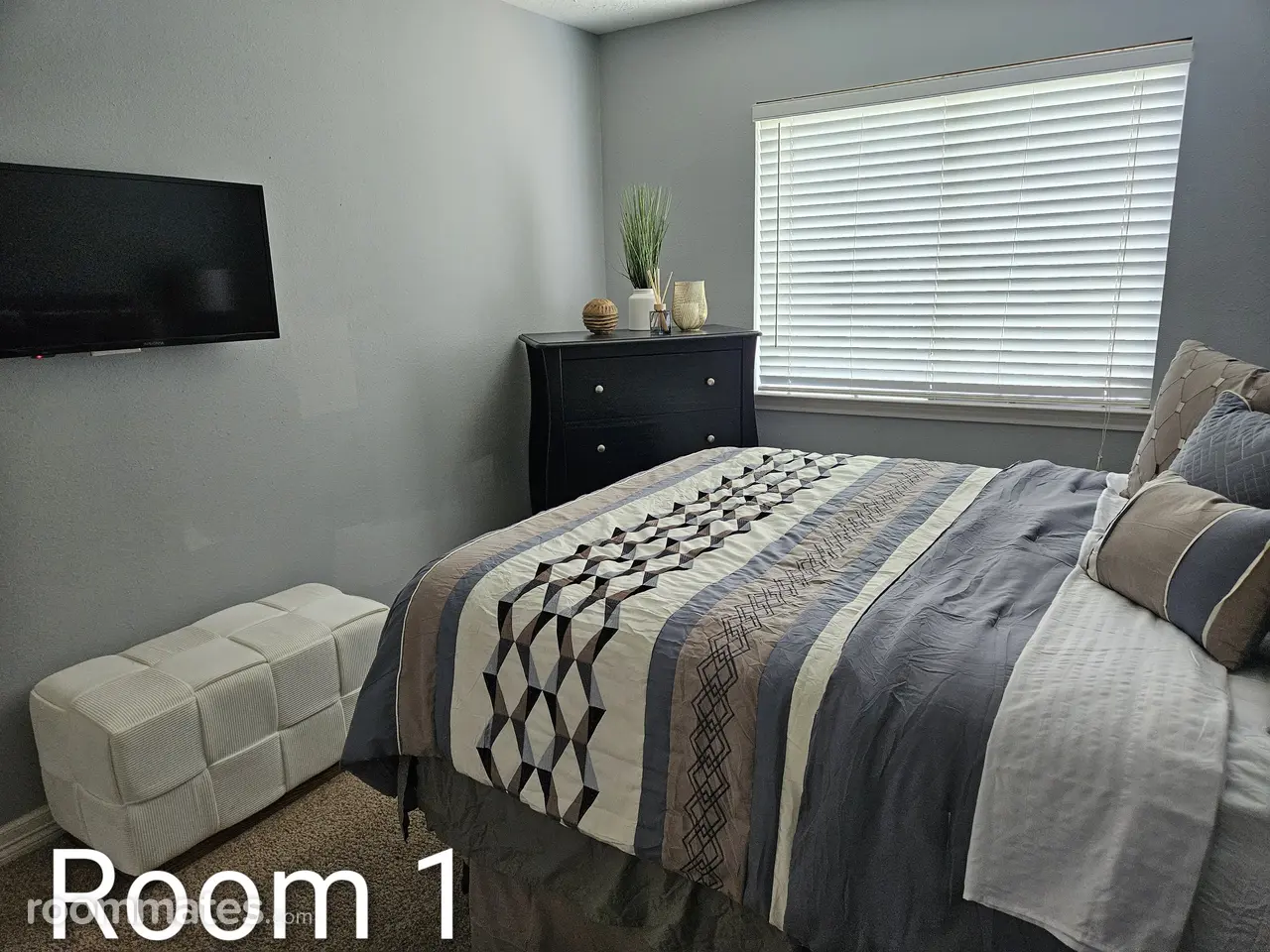 Profile photo 7 of 11