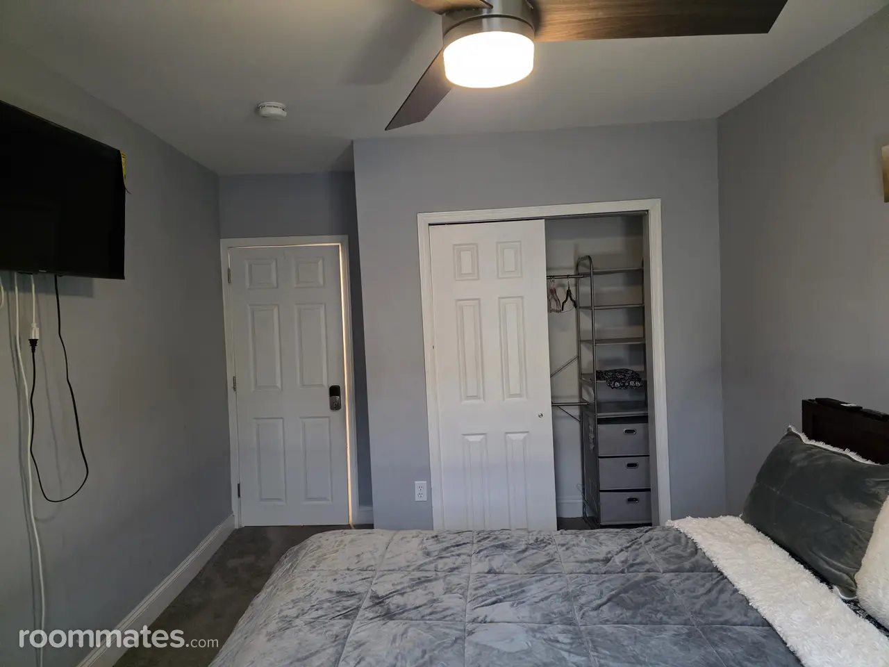 Profile photo 3 of 6