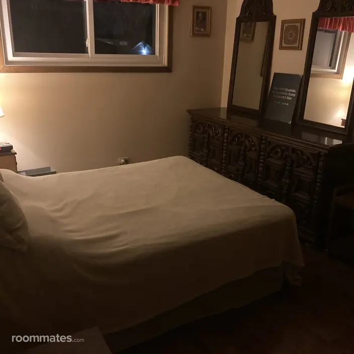 Room for rent in Glendale Heights, IL $900, house