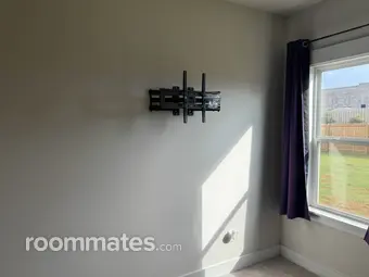 Room for rent in Simpsonville, SC $750, house