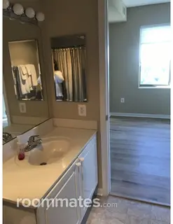 Room for rent in Leesburg, VA $950, condo