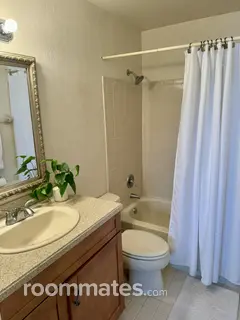 Room for rent in Wilton Manors, FL $1200, townhouse