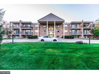 Room for rent in Edina, MN $1000, condo