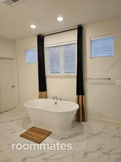 Room for rent in Upper Marlboro, MD $1400, house