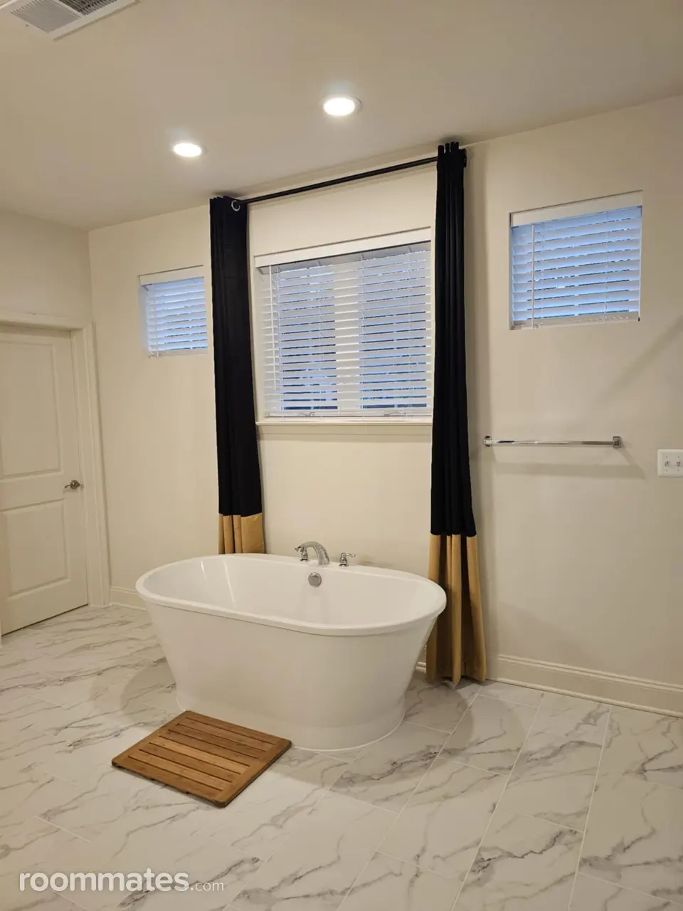 Profile photo 10 of 11