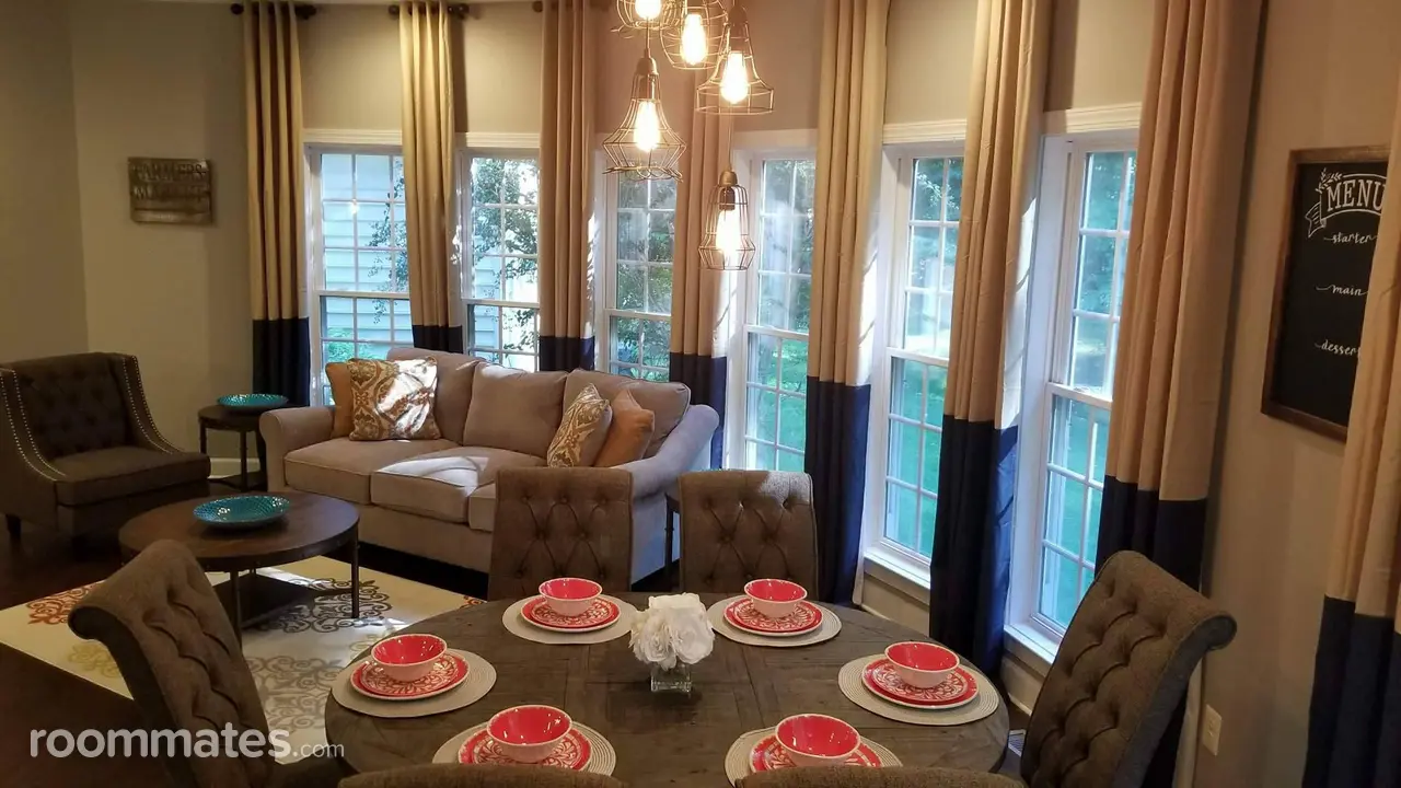 Profile photo 4 of 11