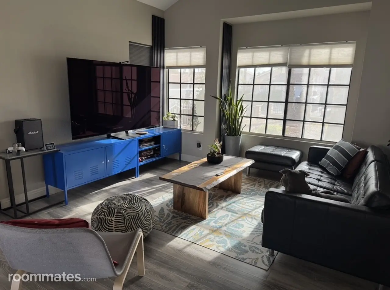 Profile photo 4 of 15