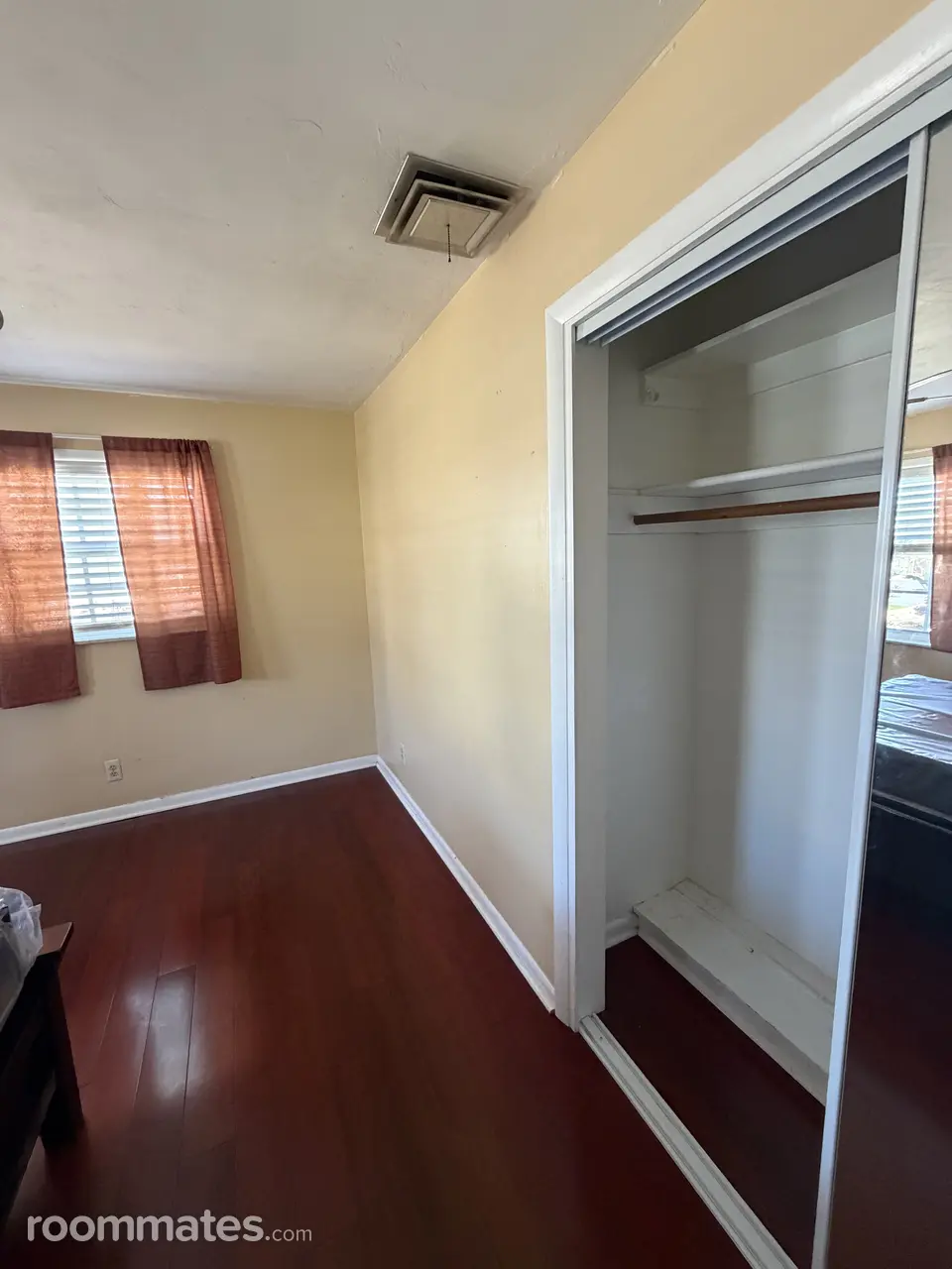 Profile photo 10 of 11