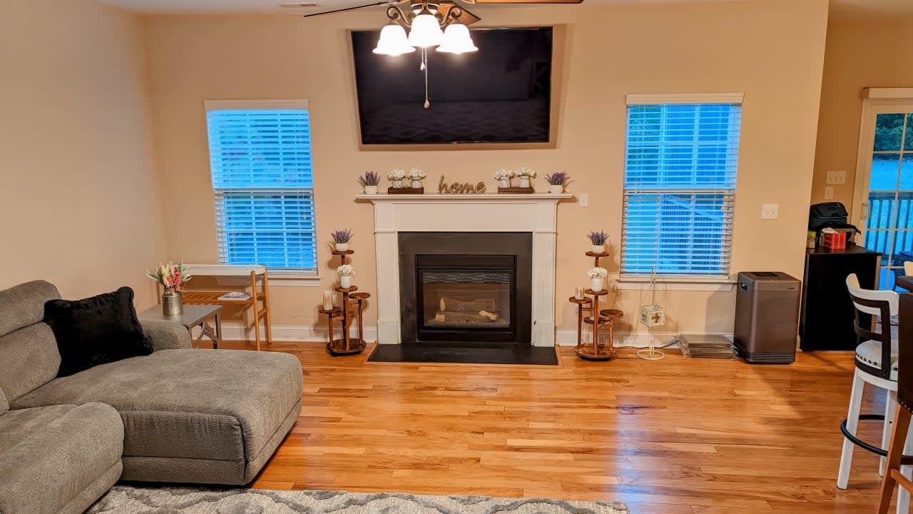 Profile photo 6 of 12