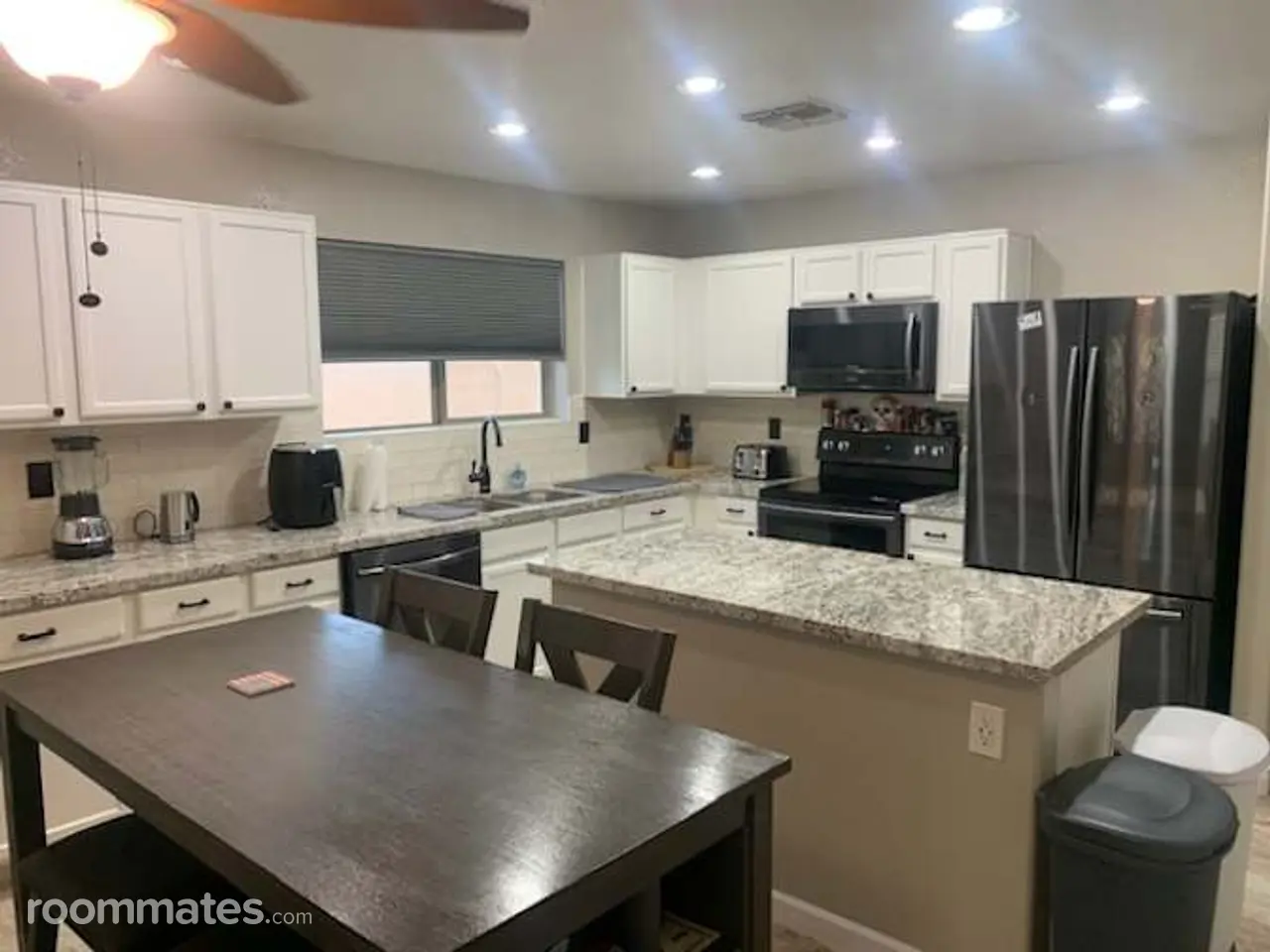 Profile photo 7 of 10