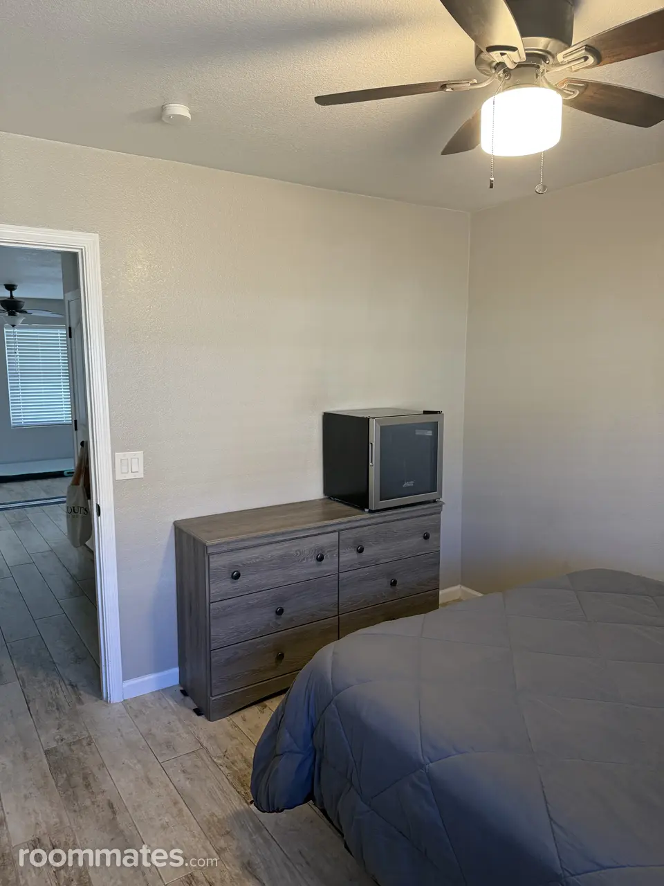 Profile photo 3 of 10