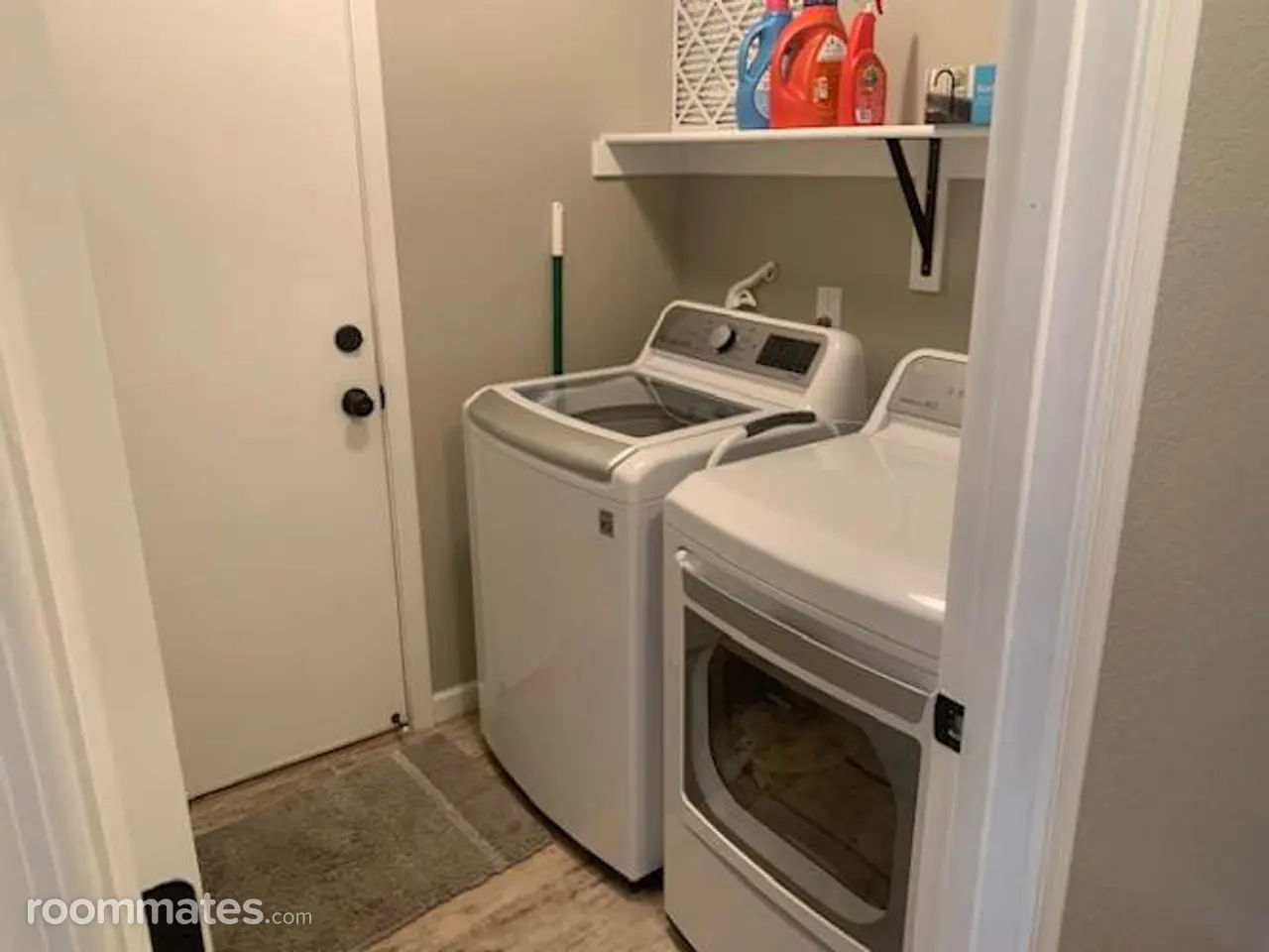 Profile photo 9 of 10