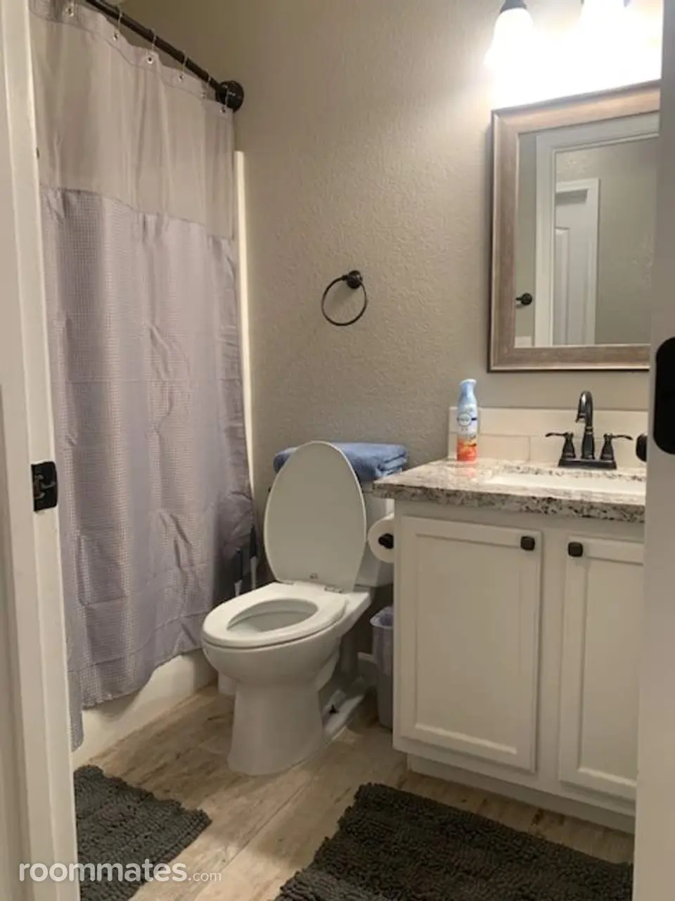 Profile photo 6 of 10