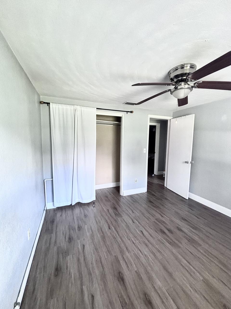 Profile photo 3 of 9