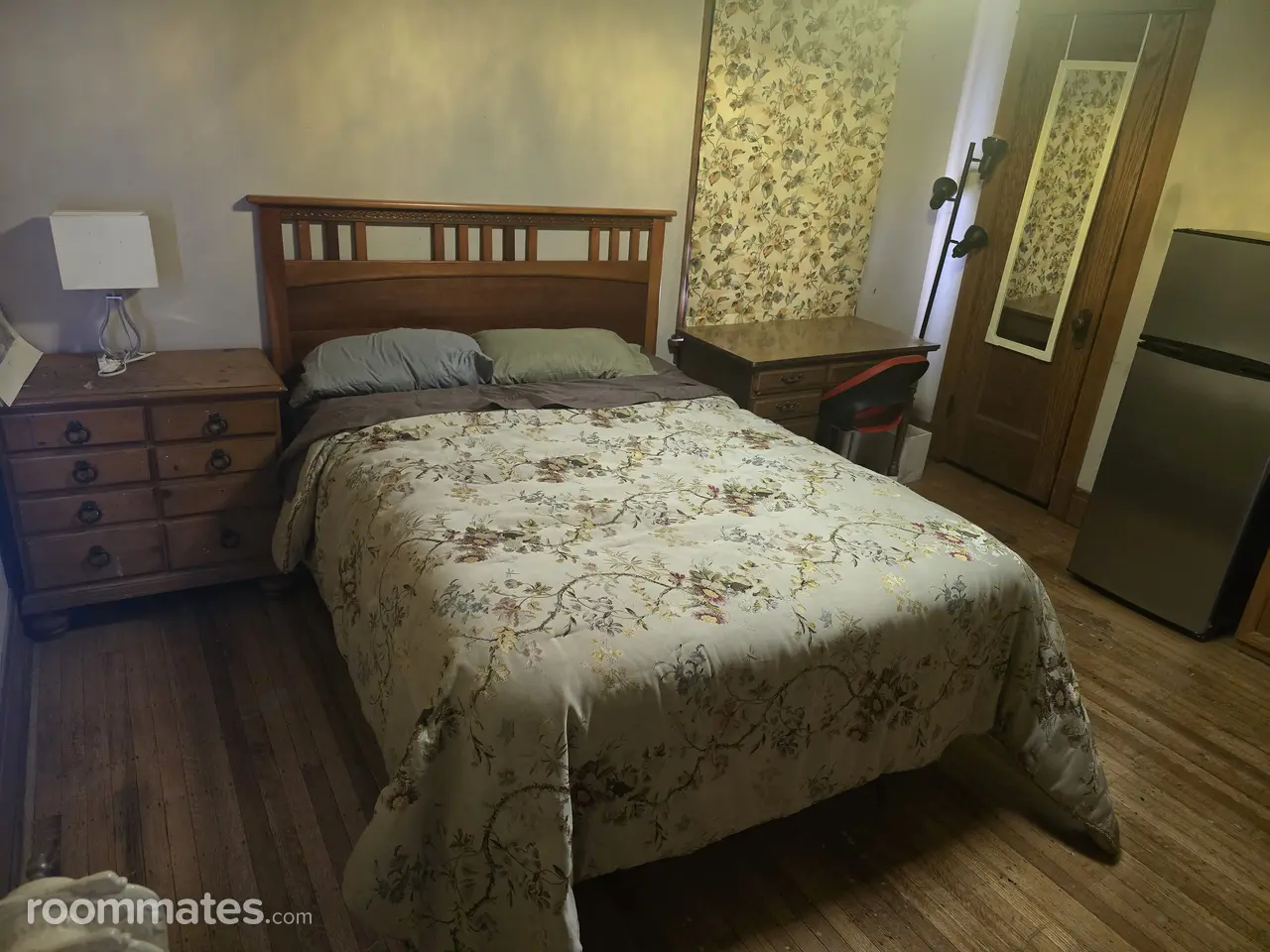 Profile photo 1 of 5