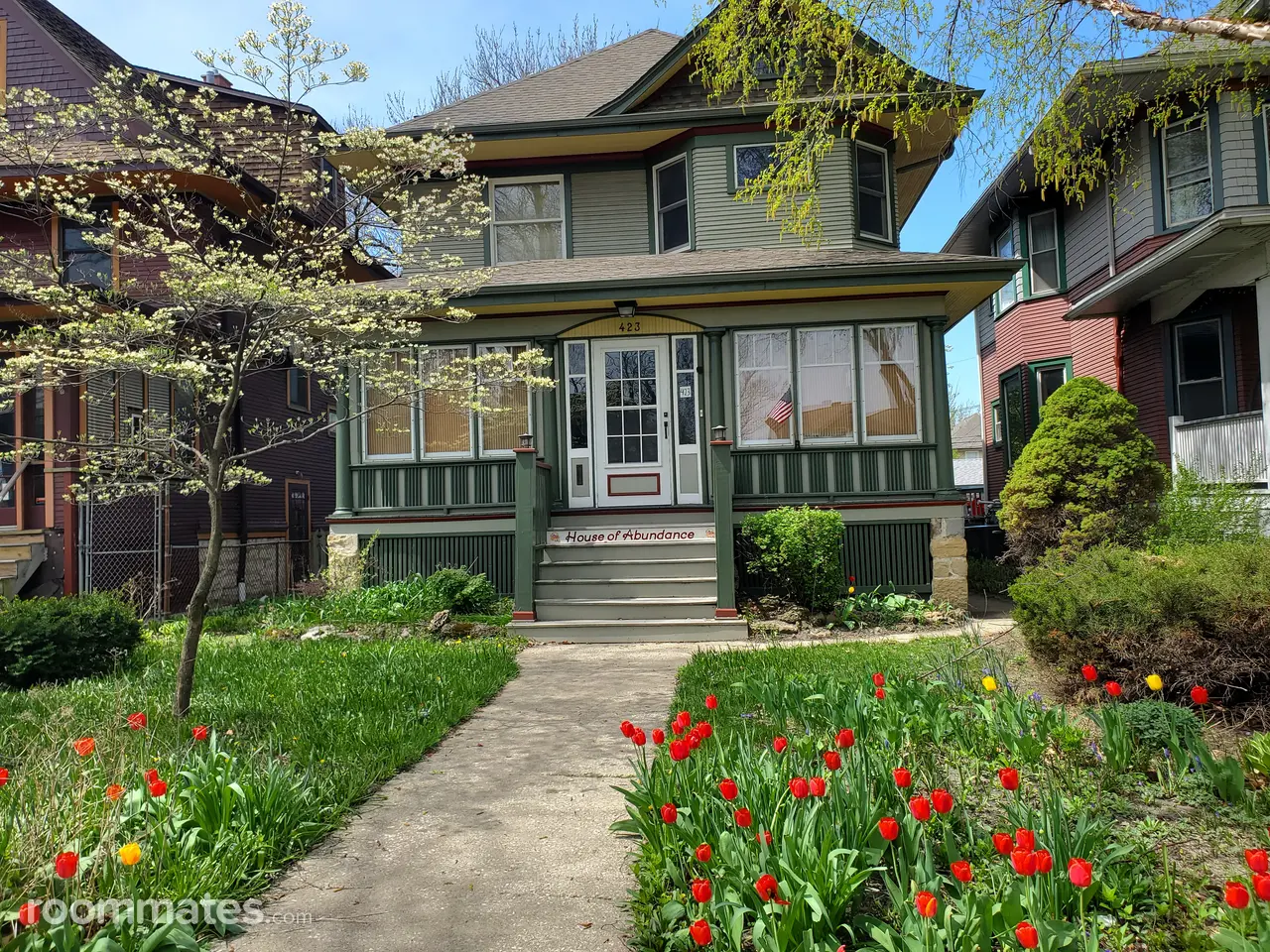 Profile photo 3 of 5