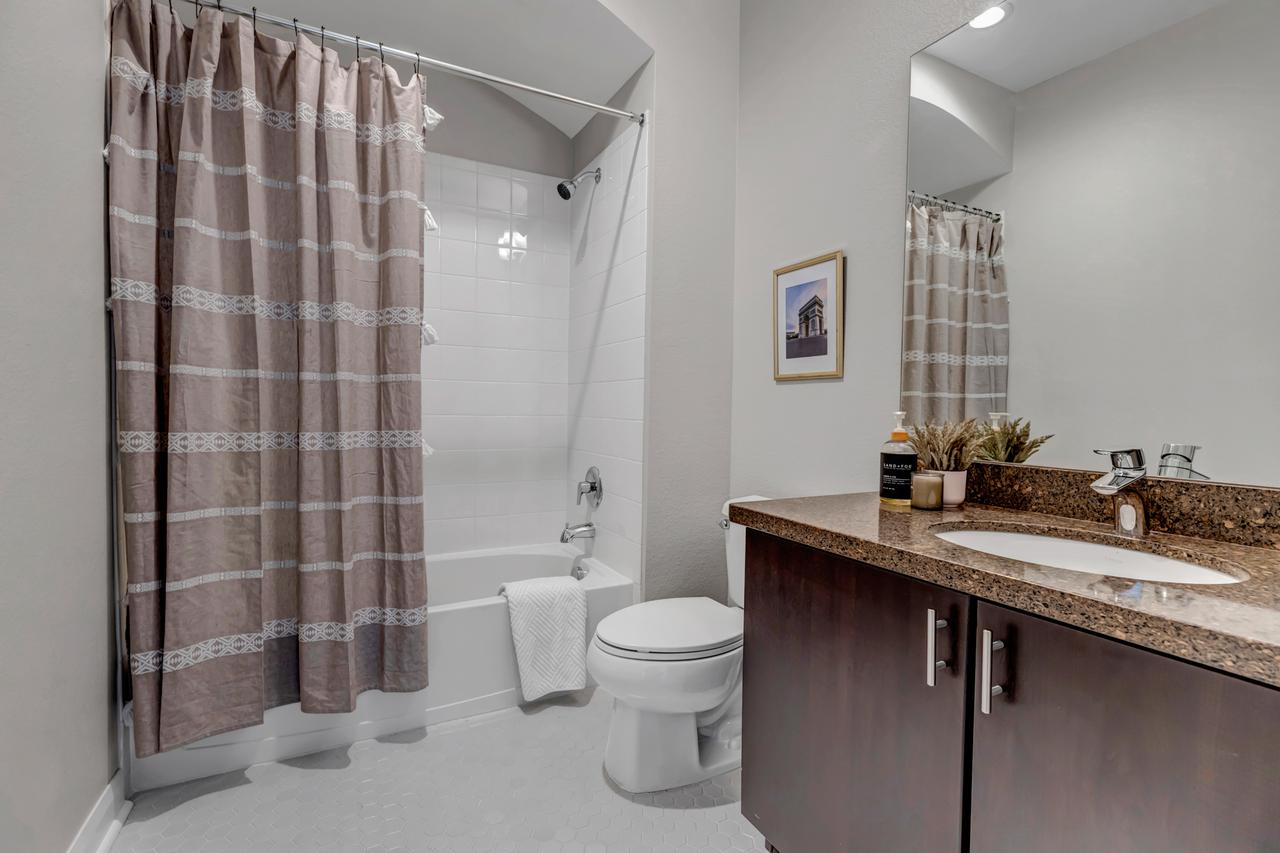 Profile photo 5 of 7