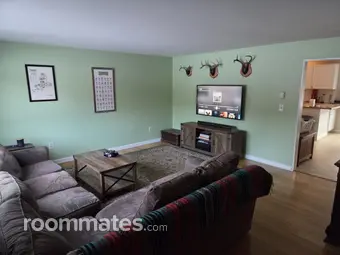Room for rent in Londonderry, NH $900, townhouse