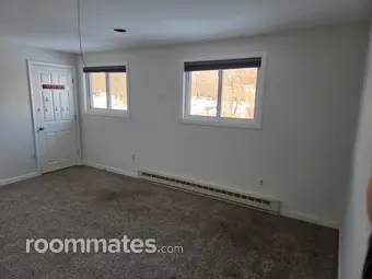 Room for rent in Londonderry, NH $900, townhouse