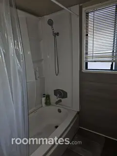 Room for rent in Garden Grove, CA $1200, house