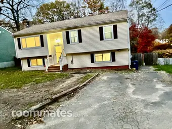 Room for rent in West Haven, CT $915, house