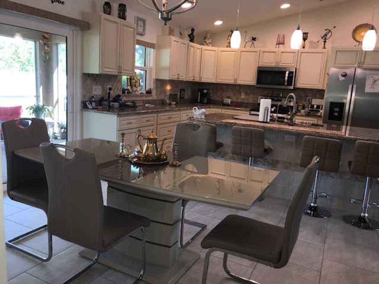 Profile photo 18 of 21