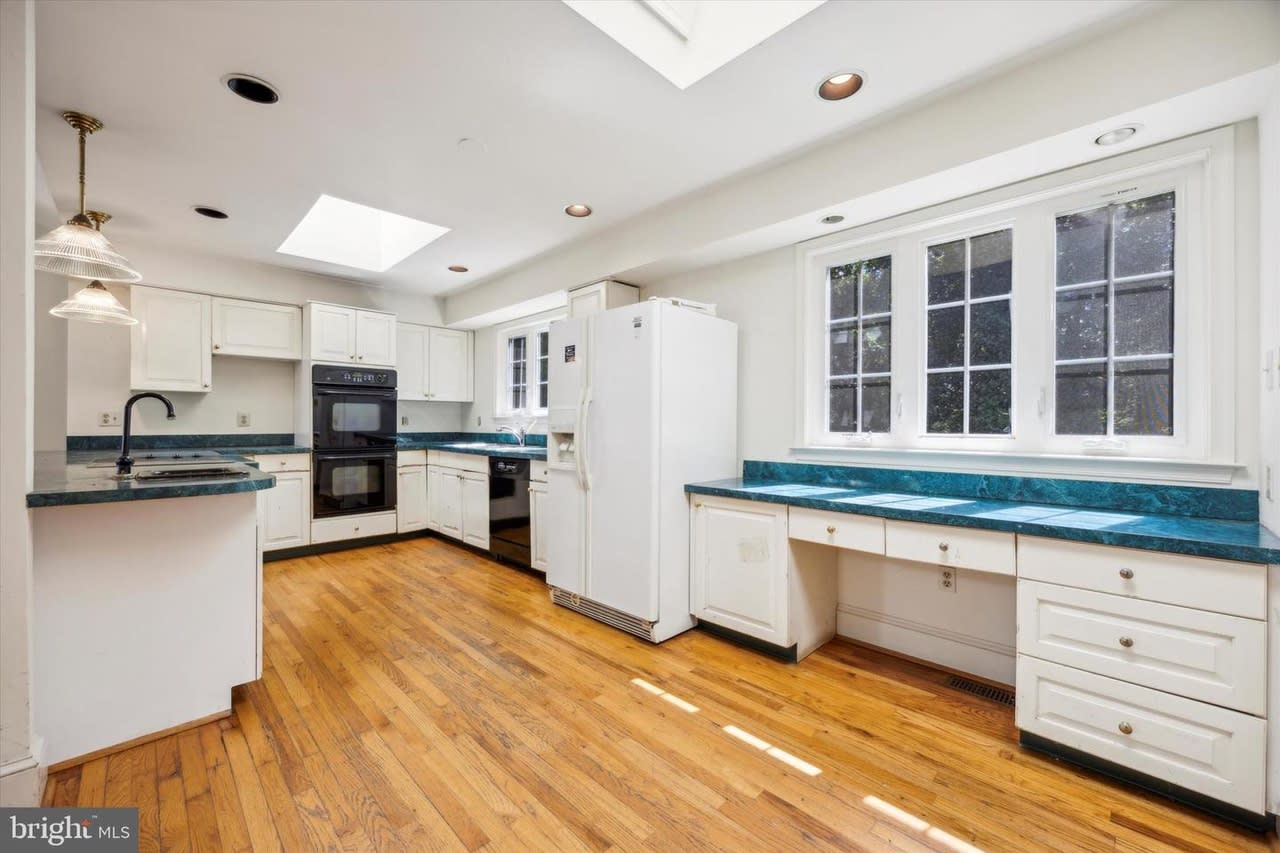 Profile photo 6 of 11