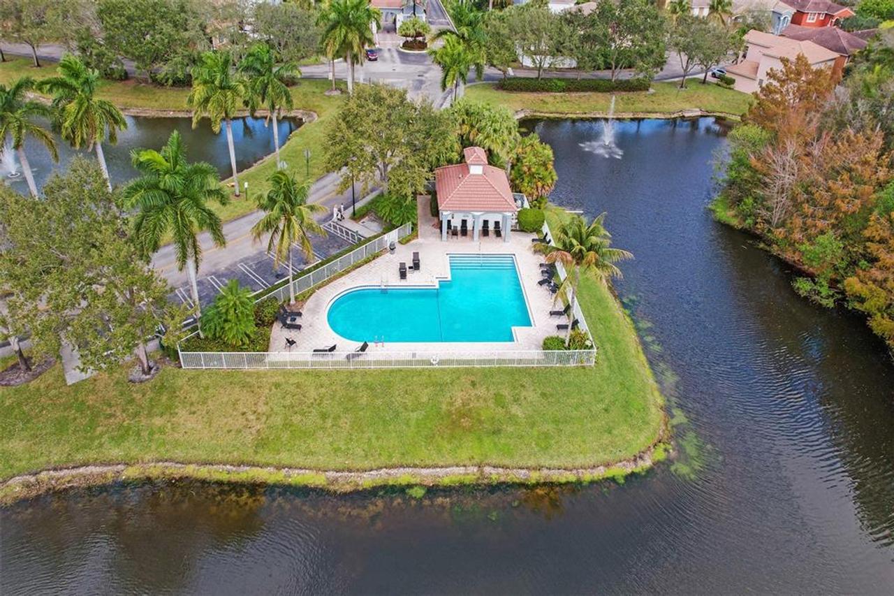 Profile photo 3 of 17