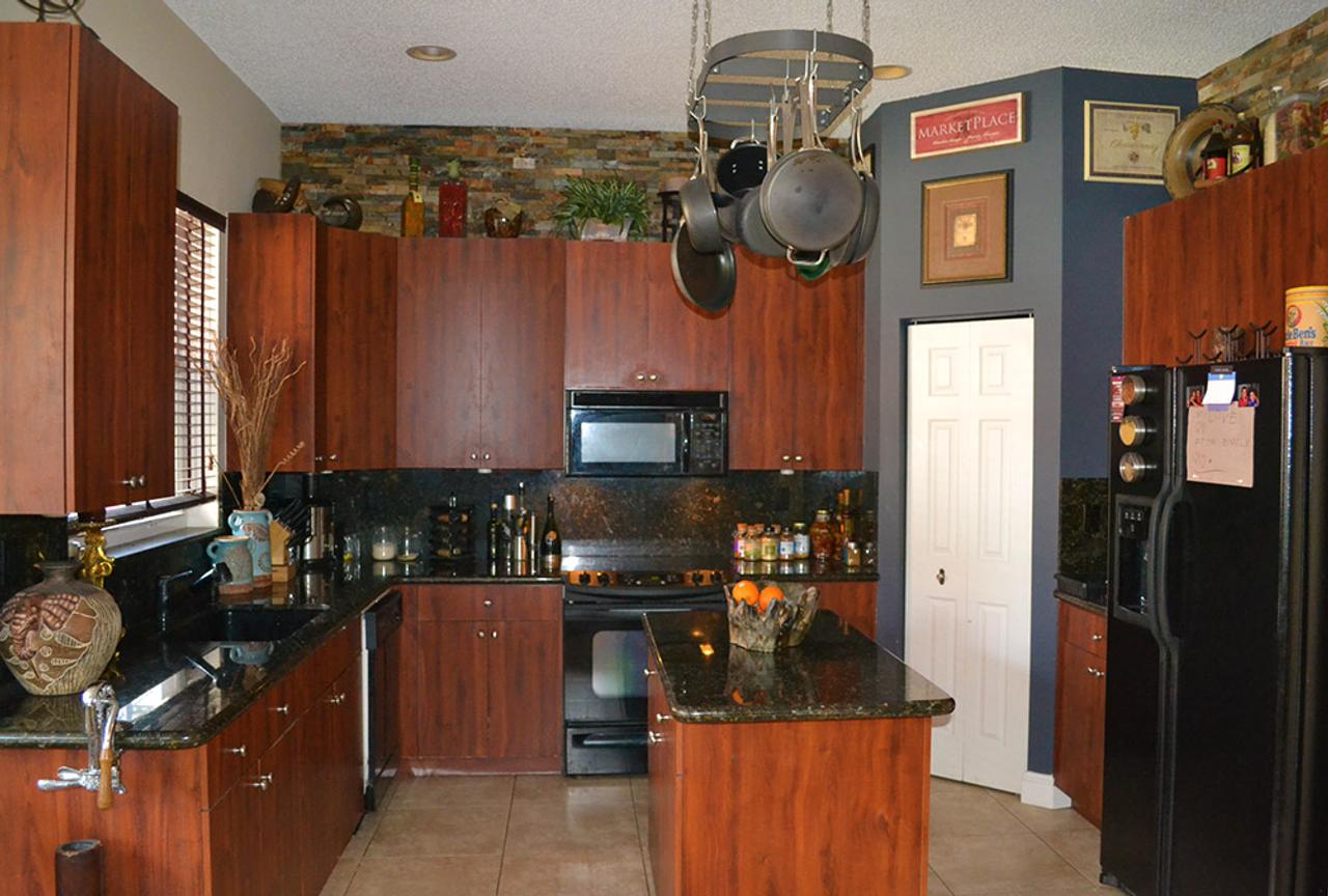 Profile photo 2 of 17