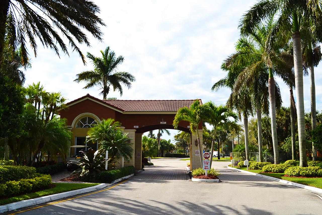 Profile photo 7 of 17