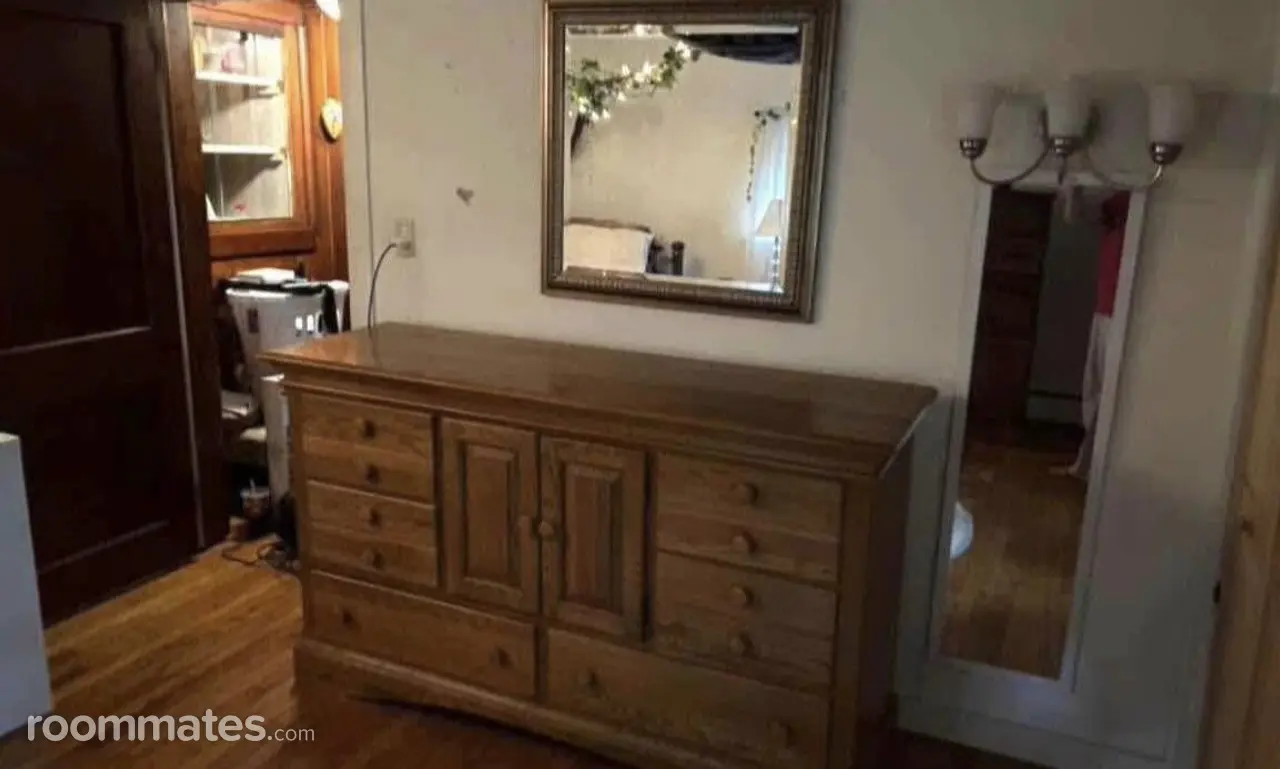 Profile photo 3 of 12