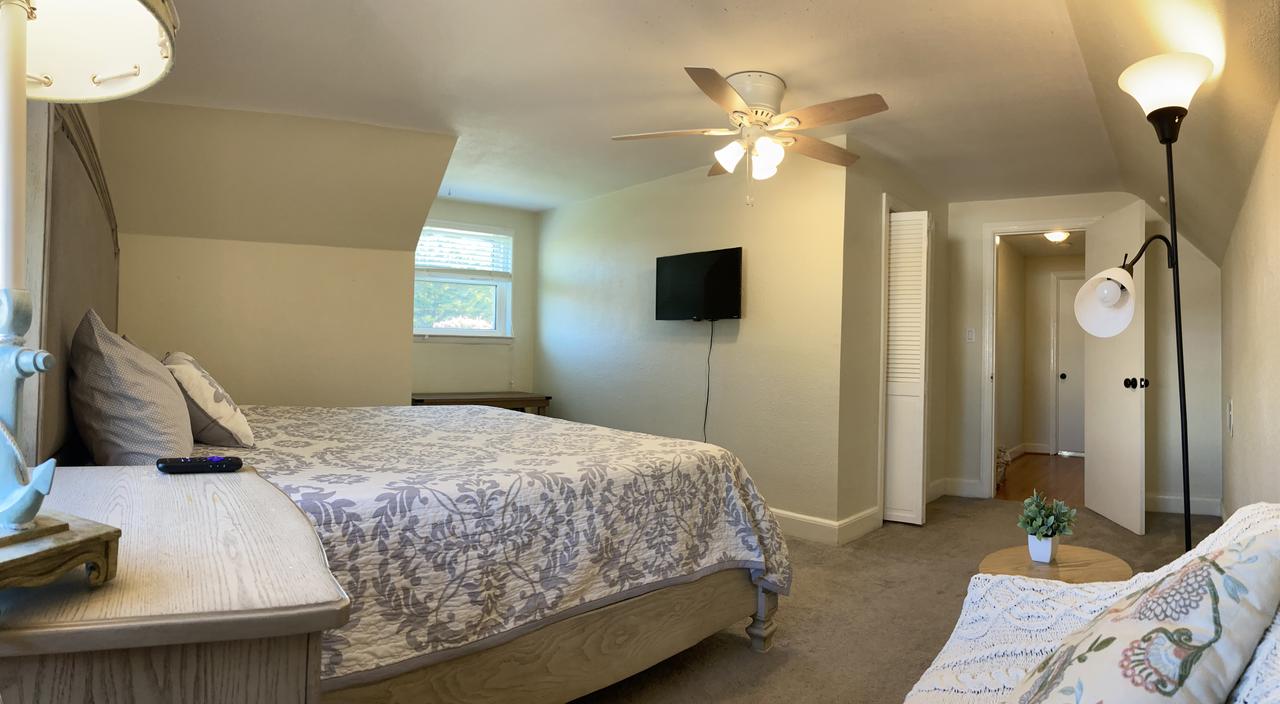 Profile photo 8 of 10