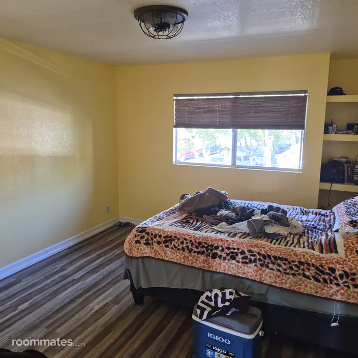 Room for rent in Camarillo, CA $1450, condo