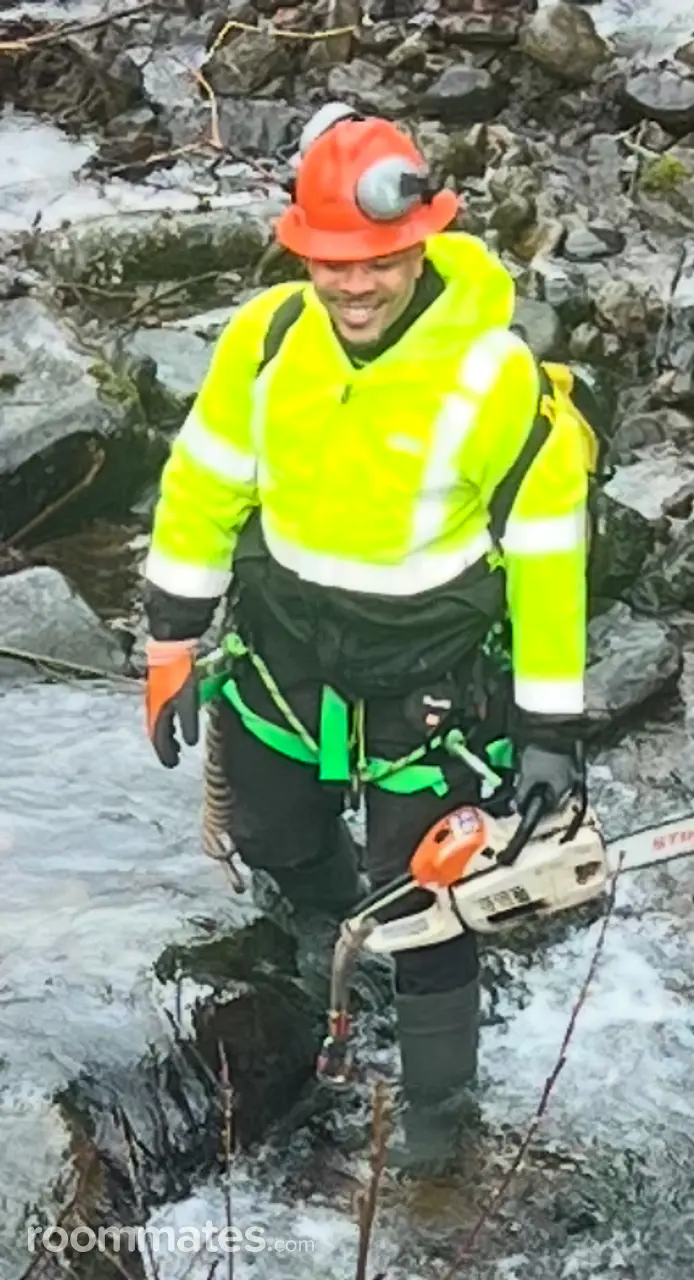 Profile photo 3 of 4