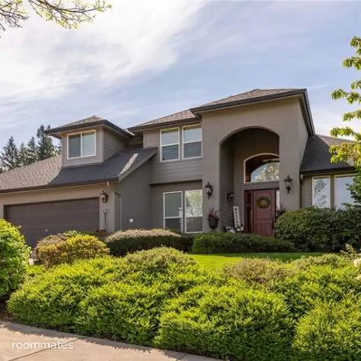 Room for rent in Eugene, OR $900, house