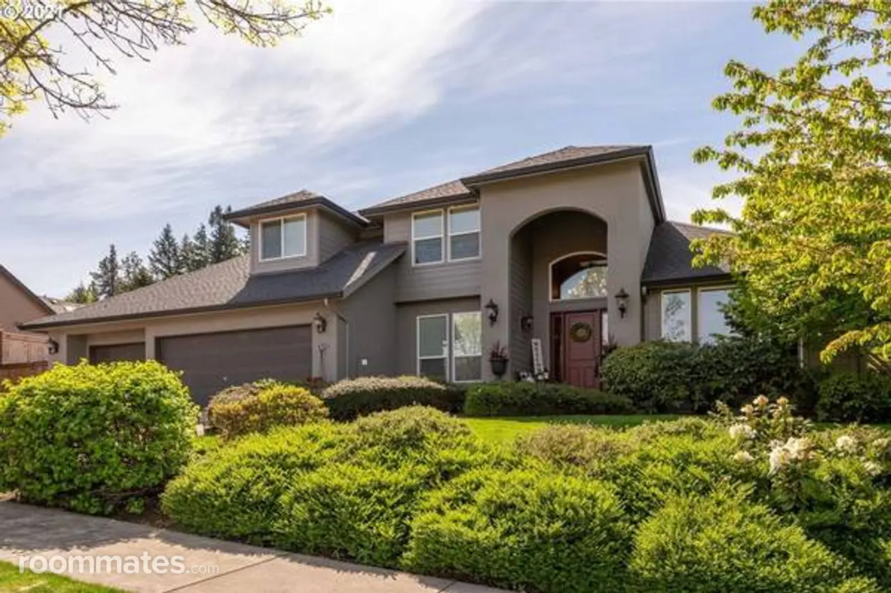 Profile photo 3 of 10