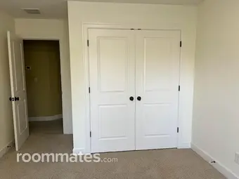 Room for rent in Eugene, OR $900, house