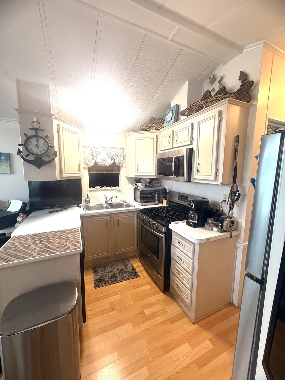 Profile photo 9 of 11