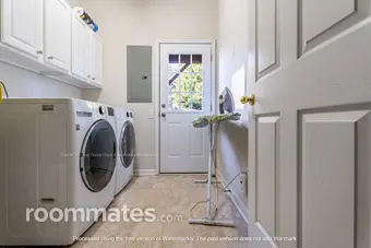 Room for rent in Raleigh, NC $800, townhouse