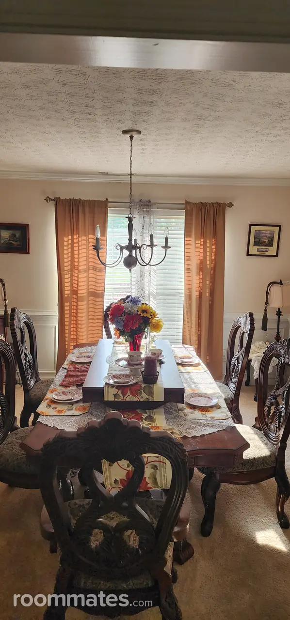 Profile photo 3 of 10