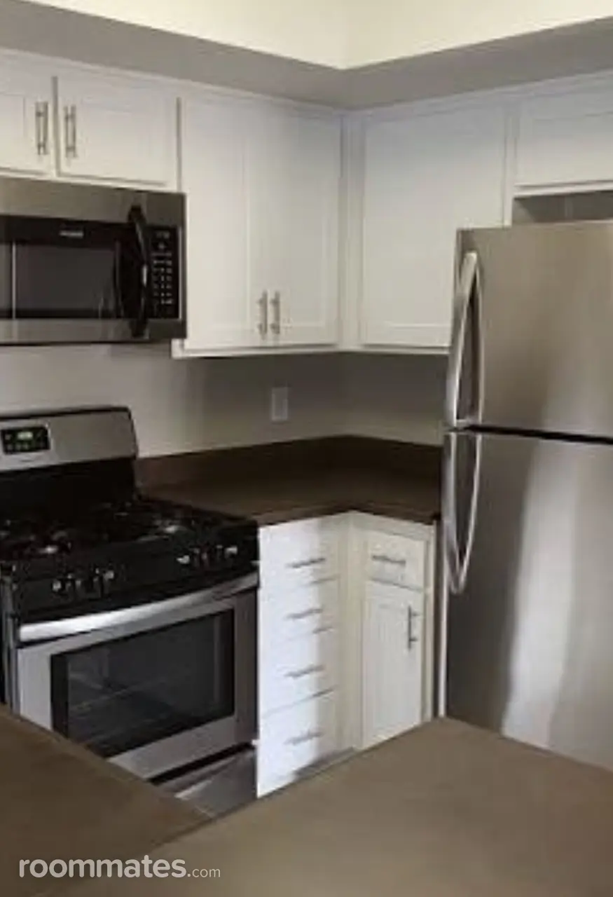 Profile photo 6 of 6