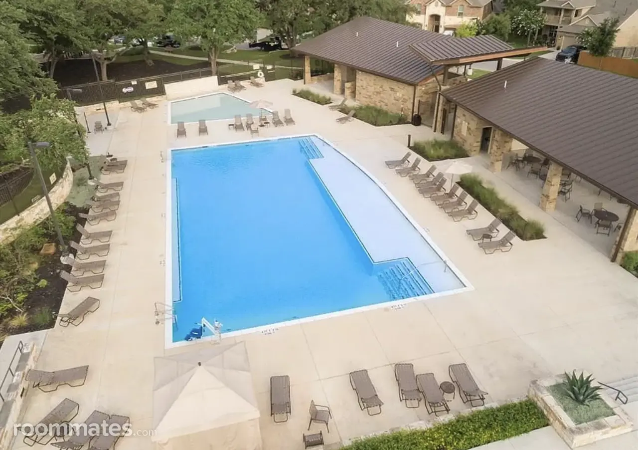 Profile photo 9 of 9