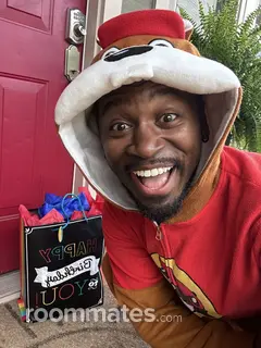 Roommate looking St. Petersburg FL, $900