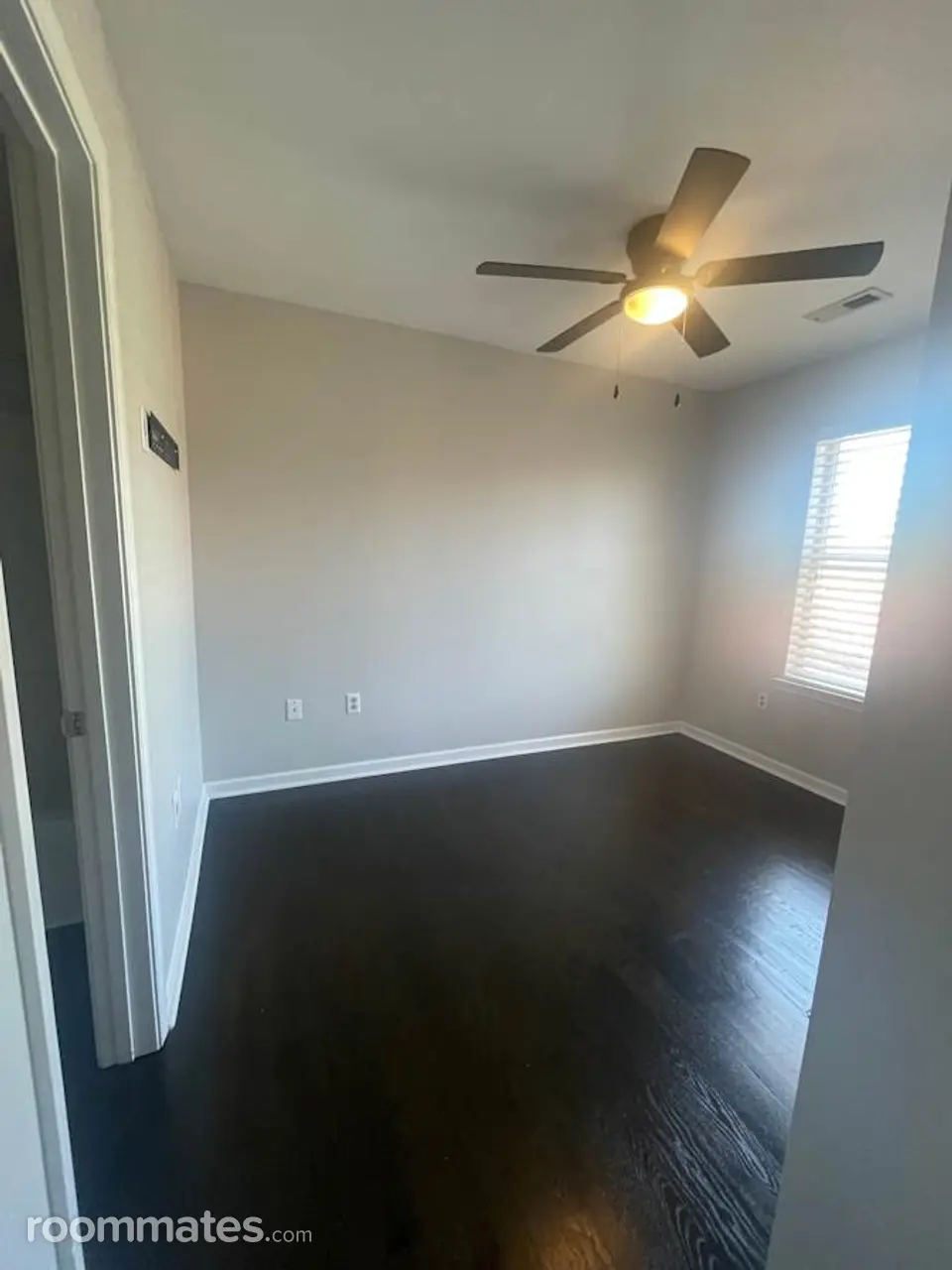 Profile photo 1 of 10